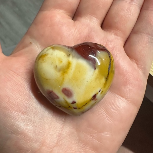 Mookaite Jasper Heart Stone - Picture 1 of 2